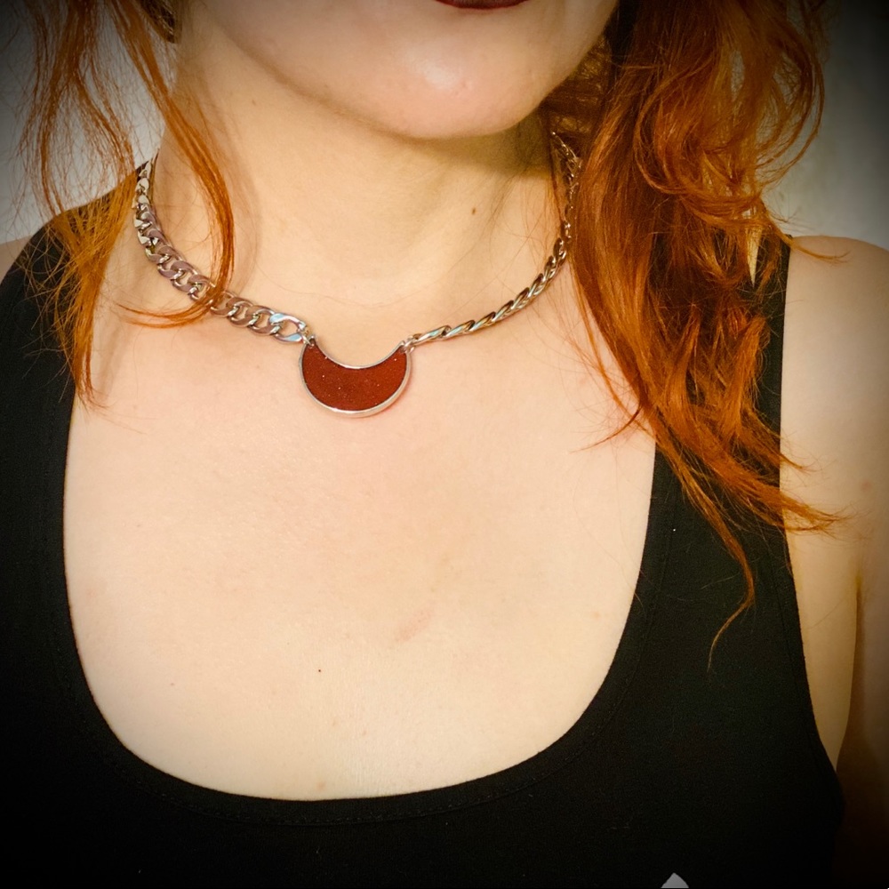 Red resin crecent moon thick steel goth choker - Picture 3 of 15